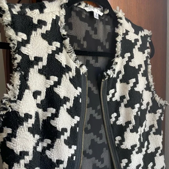 Black and White Houndstooth Sleeveless vest women’s size small - Picture 3 of 13
